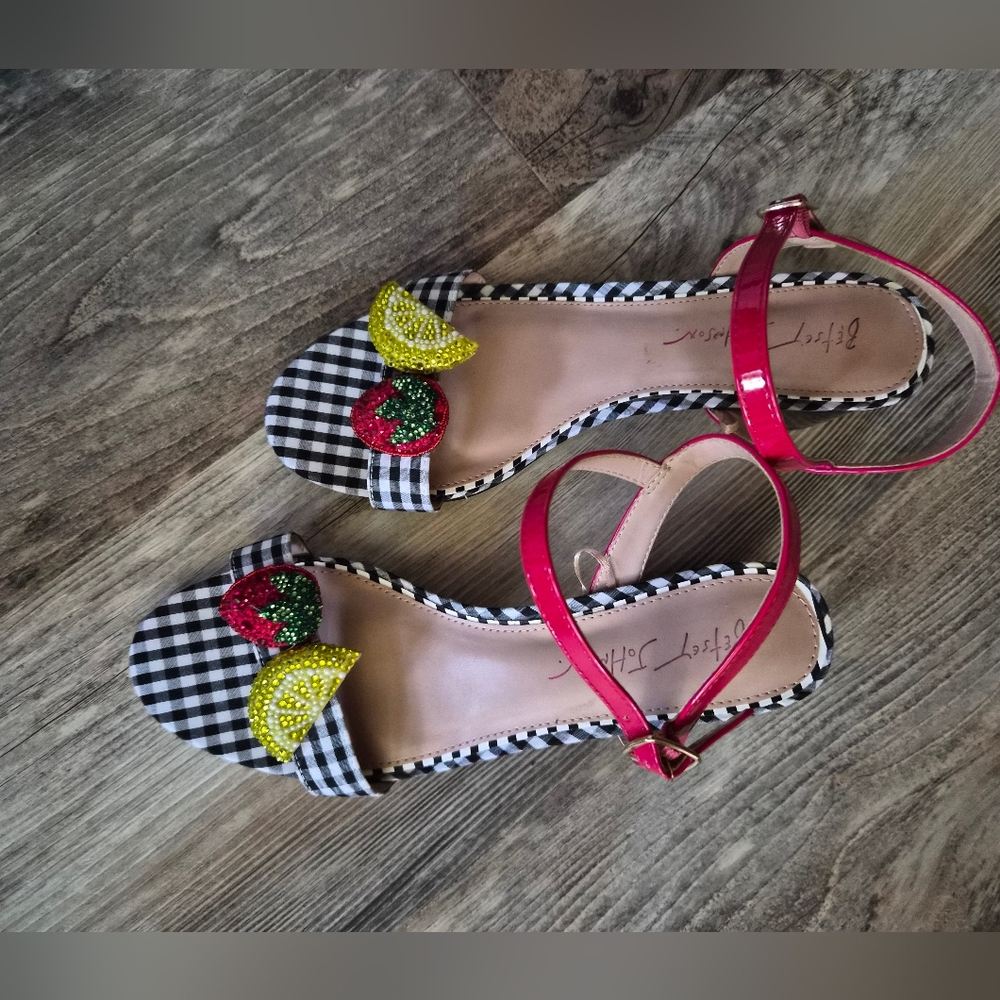 Betsey Johnson Black & White Gingham Sandals with Fruit & Red Strap New, Sz 9